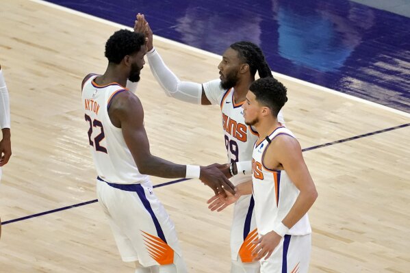 Phoenix Suns guard Jevon Carter (4) against the Utah Jazz during