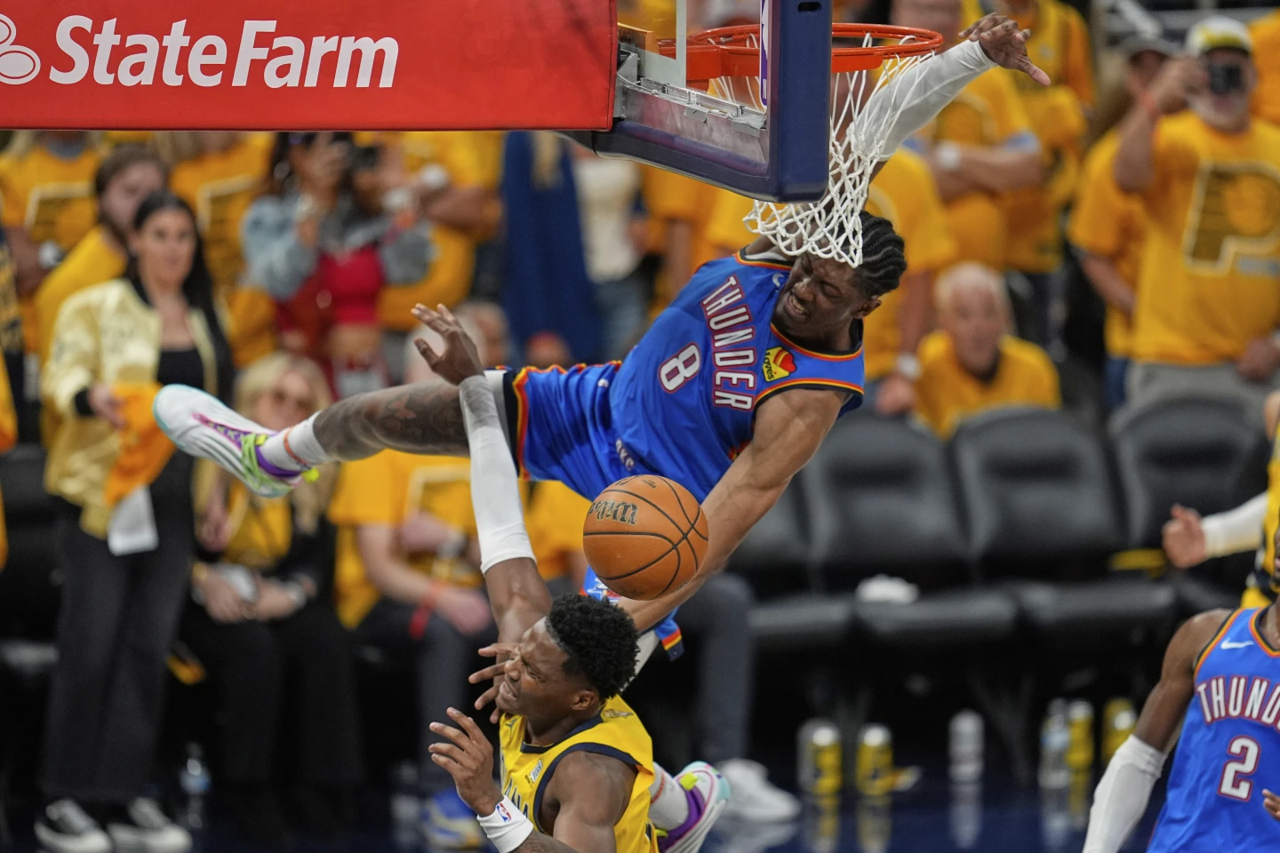 Jalen Williams frente a Aaron Nesmith
