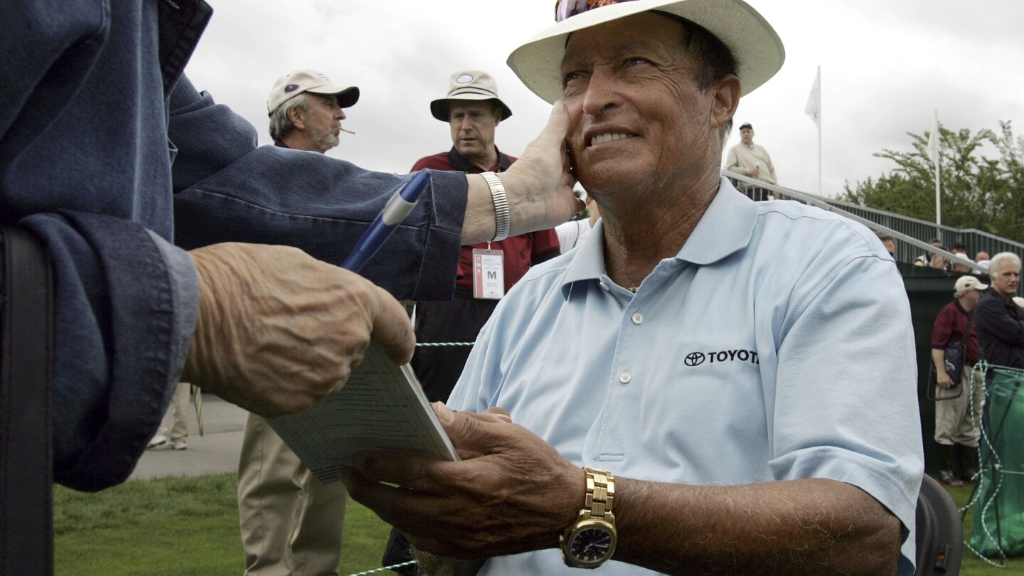 Chi Chi Rodriguez, Hall of Fame golfer known for antics on the greens, dies at 88