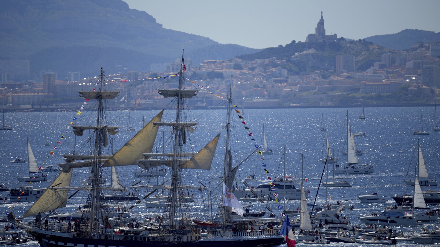 Paris 2024 : la sécurité renforcée alors que Marseille se prépare à accueillir la flamme olympique