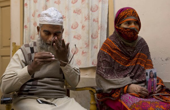 Pakistani Aunty Ka Rape - After girl's killing, Pakistani women speak out on abuse | AP News