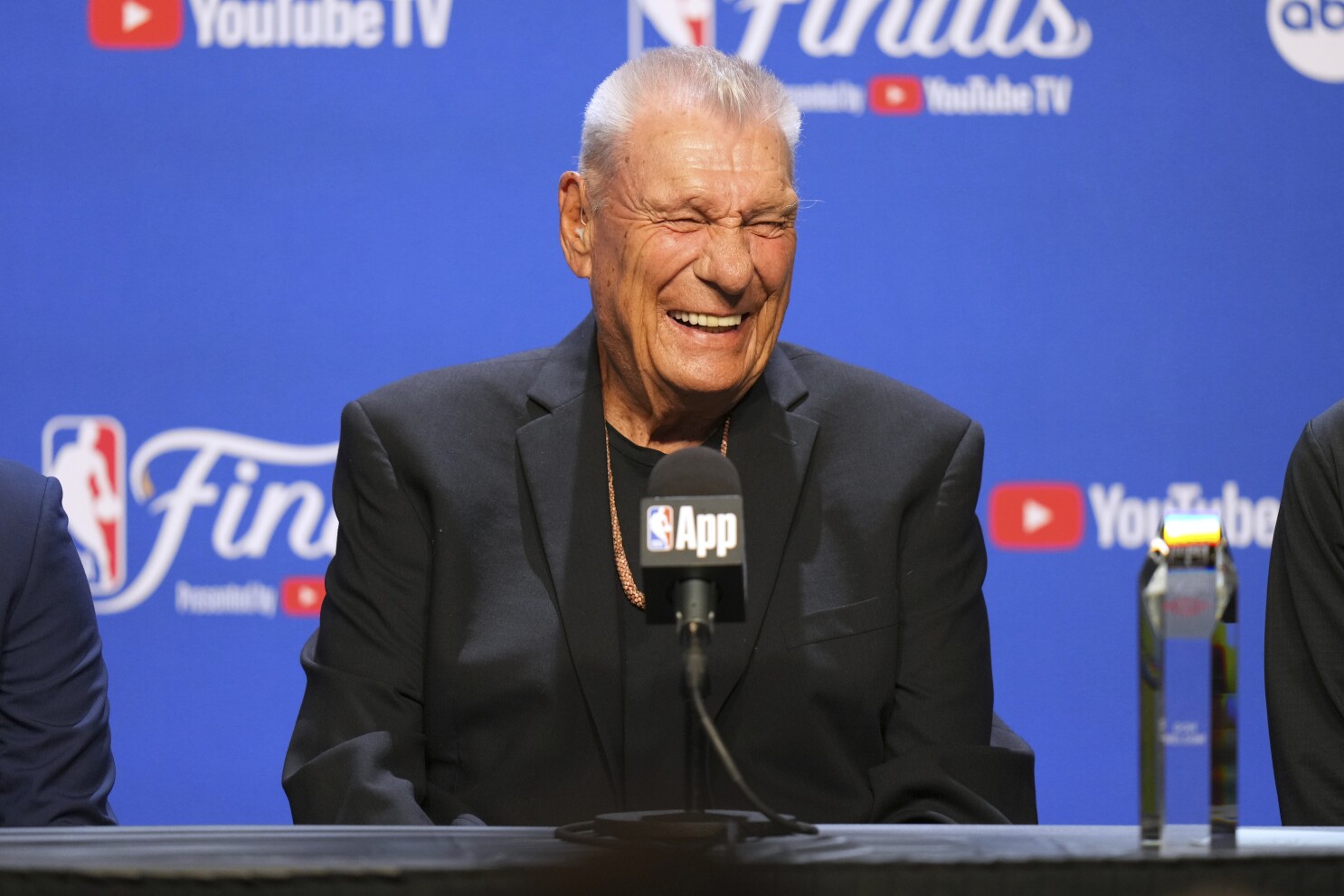 Don Nelson expresses his disappointment with Luka Doncic trade by wearing the star's shoes