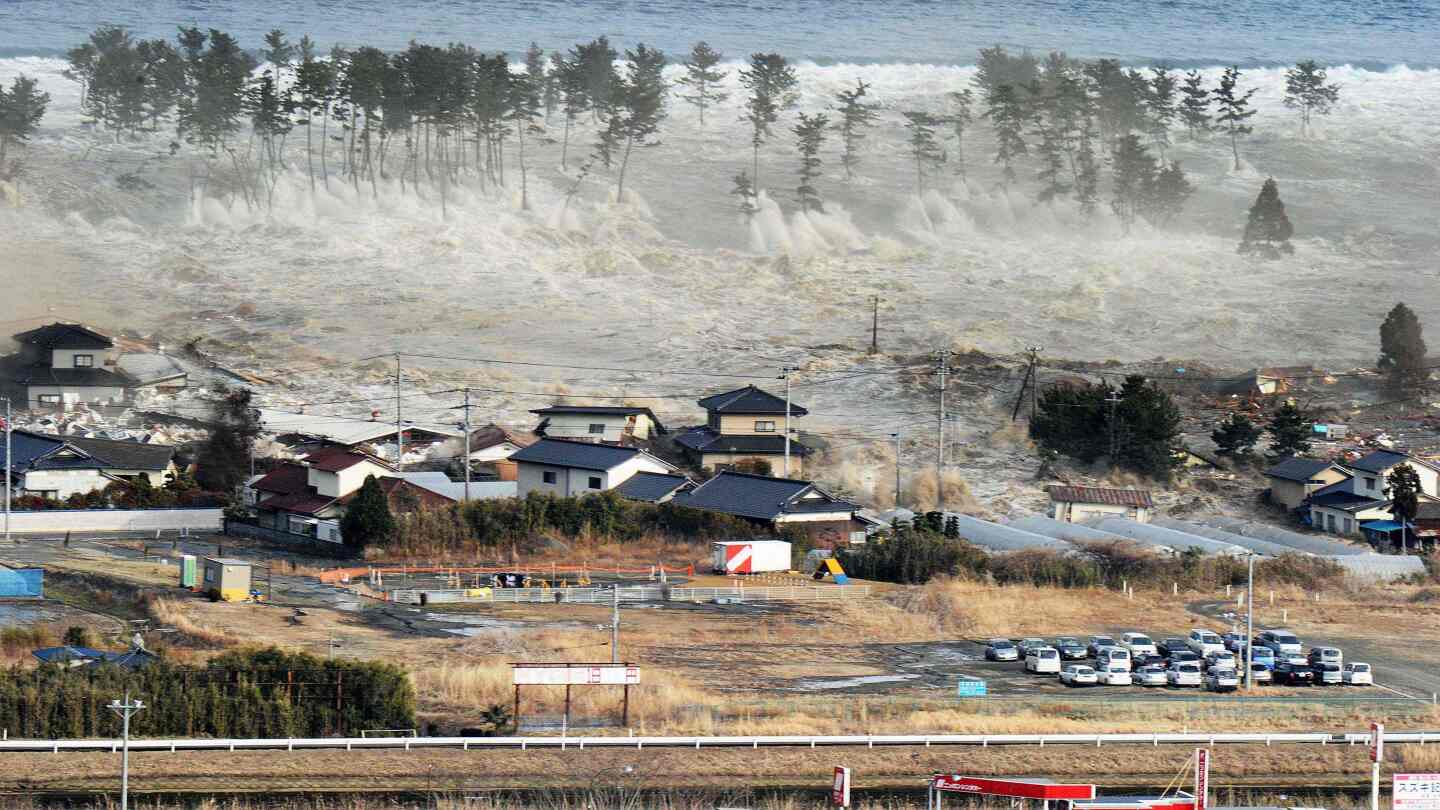 Днес в историята: 11 март, масивно земетресение и цунами в Япония убиха близо 20 000