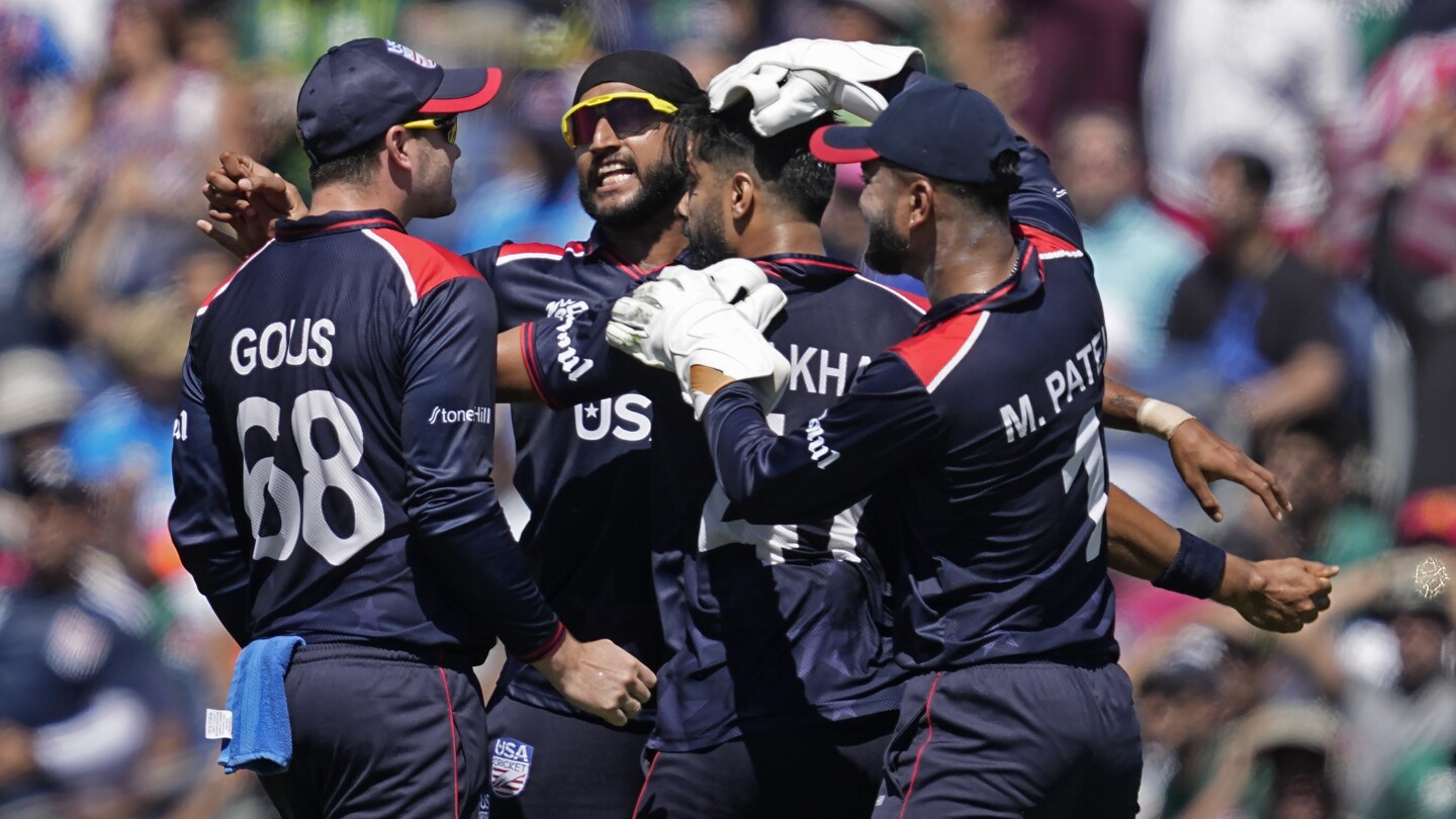 Os EUA chocam os pesos pesados ​​do críquete no Paquistão na Copa do Mundo T20 depois de forçar a liderança