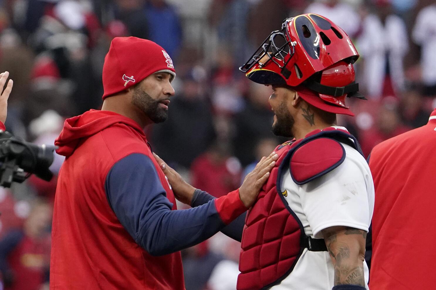 Albert Pujols concludes St. Louis return with 2 hits, Molina