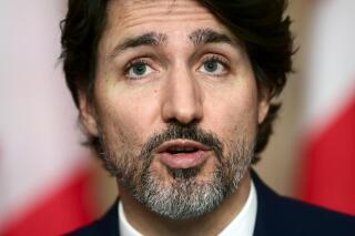 El primer ministro de Canadá, Justin Trudeau, sostiene una conferencia de prensa en Ottawa, Ontario, el martes 20 de abril de 2021. (Sean Kilpatrick/The Canadian Press vía AP)