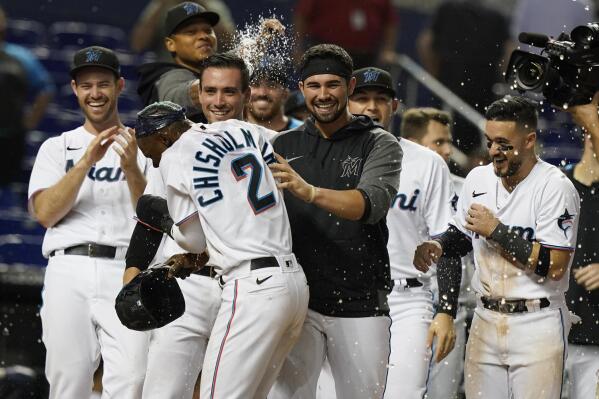 Marlins Anniversary: 12 unanswered runs erase 6-run deficit, stun