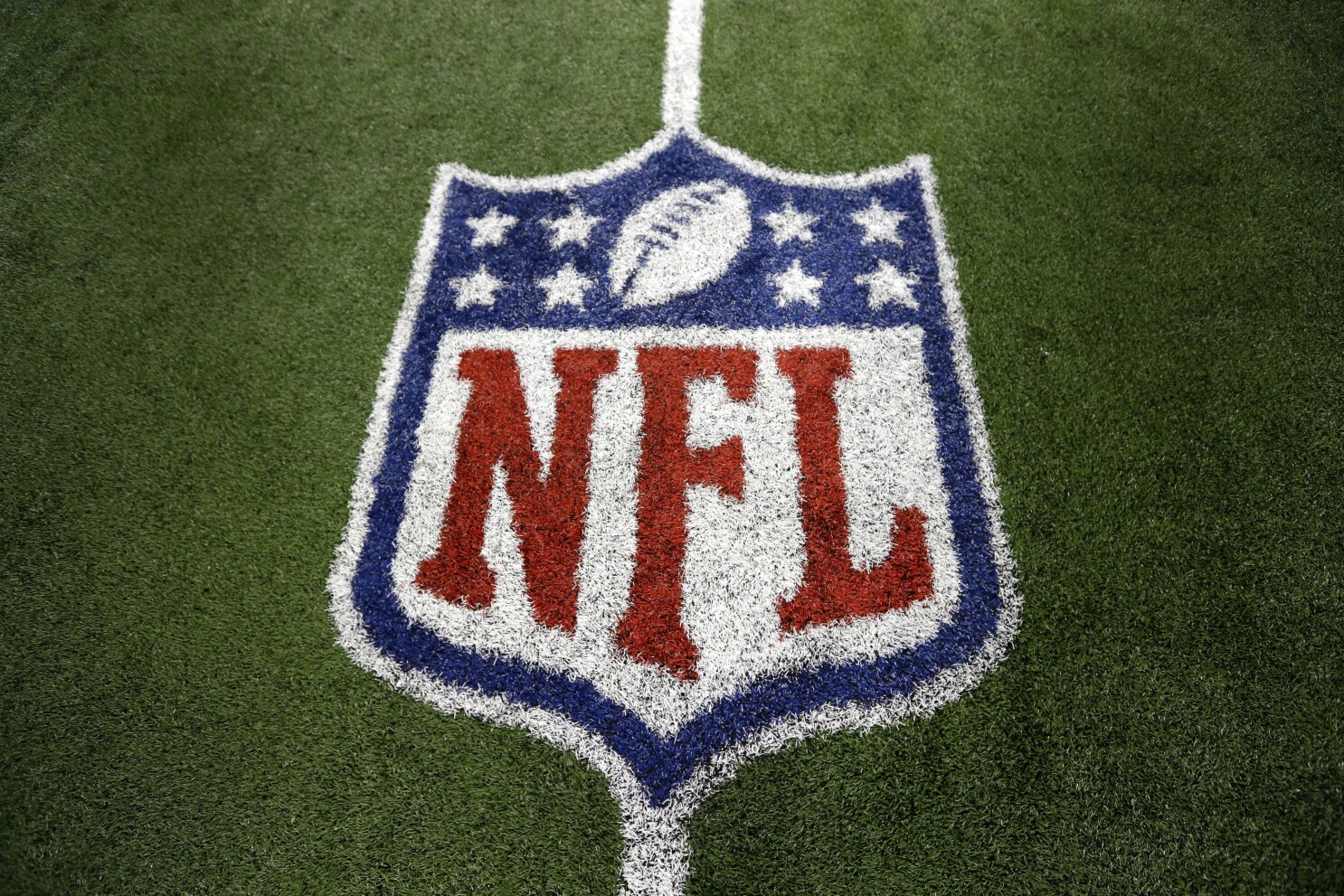 Reaches Deal for N.F.L Sunday Ticket - The New York Times