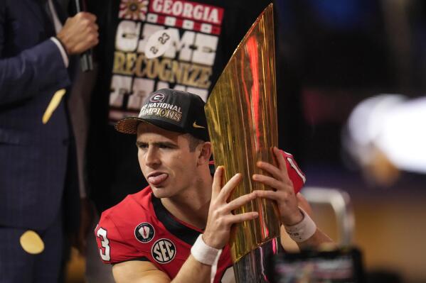 Georgia gets wrong hats as Bulldogs celebrate 2022 national title