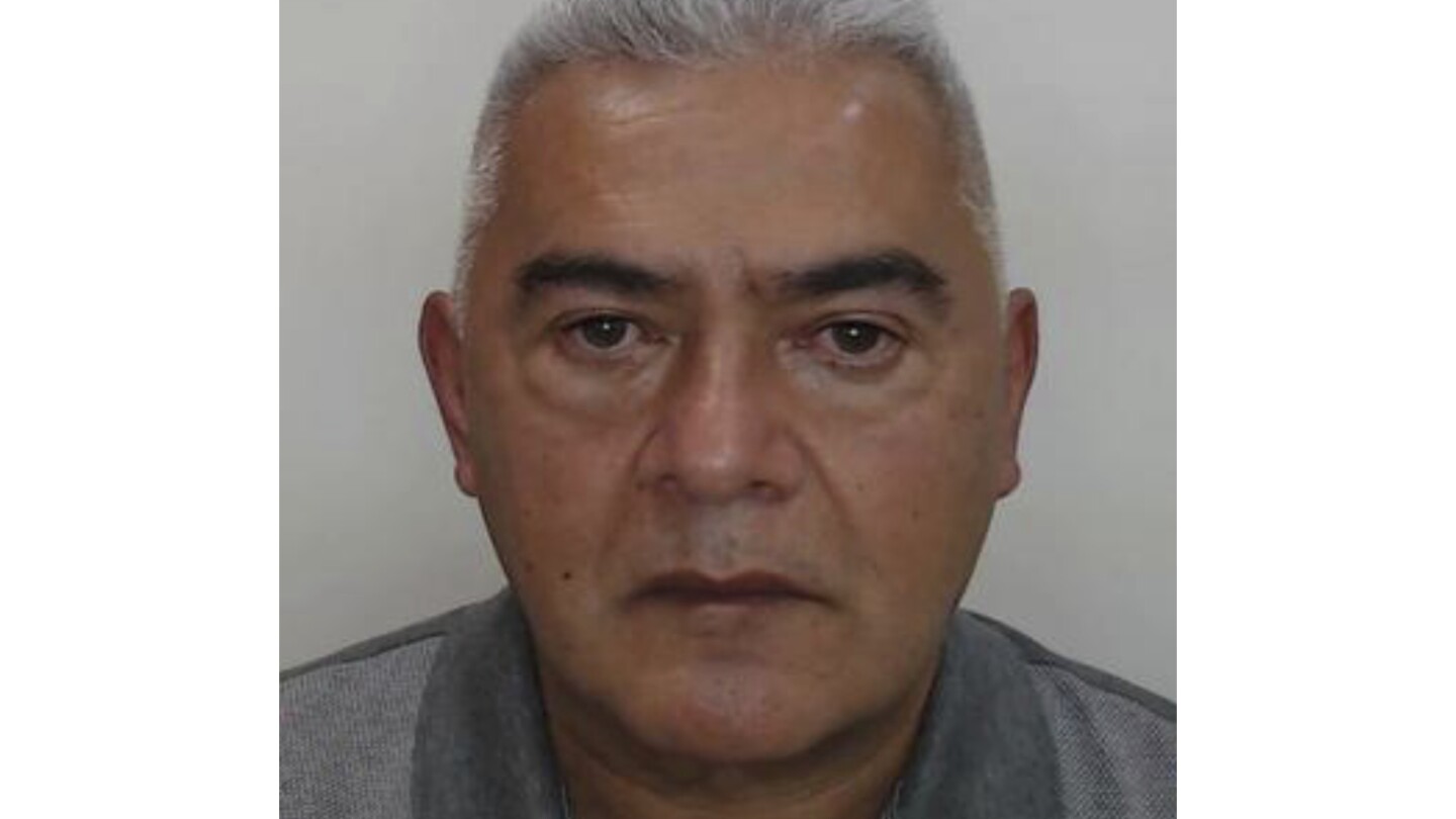 An alleged smuggler to Colombia's cartels had a secret ally: the DEA