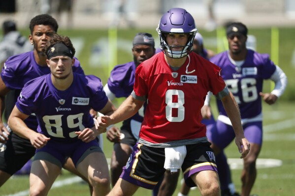 Kirk Cousins leading Vikings his way, from Jersey Day at practice