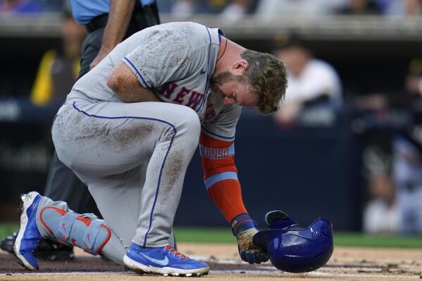 Kevin Pillar returns after getting hit in face by pitch