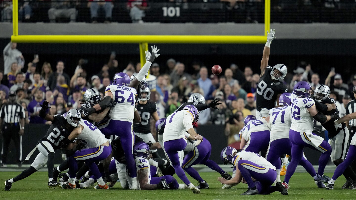 Vikings beat Raiders 3-0 in lowest-scoring NFL game in 16 years