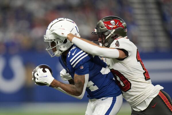 Fournette leads Buccaneers with 4 TDs in another big game vs. Colts