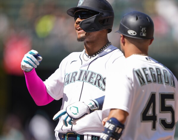 Rodríguez drives in go-ahead run and steals home to lead Mariners past Red  Sox 6-3