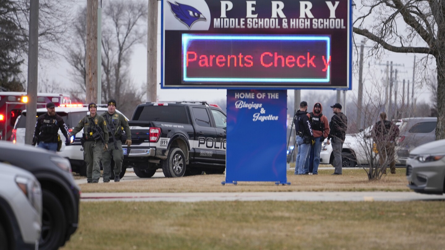 Учителите в окръг Айова, които са имали стрелба в училище, могат да получат бонус за задържане през следващата година съгласно новия законопроект