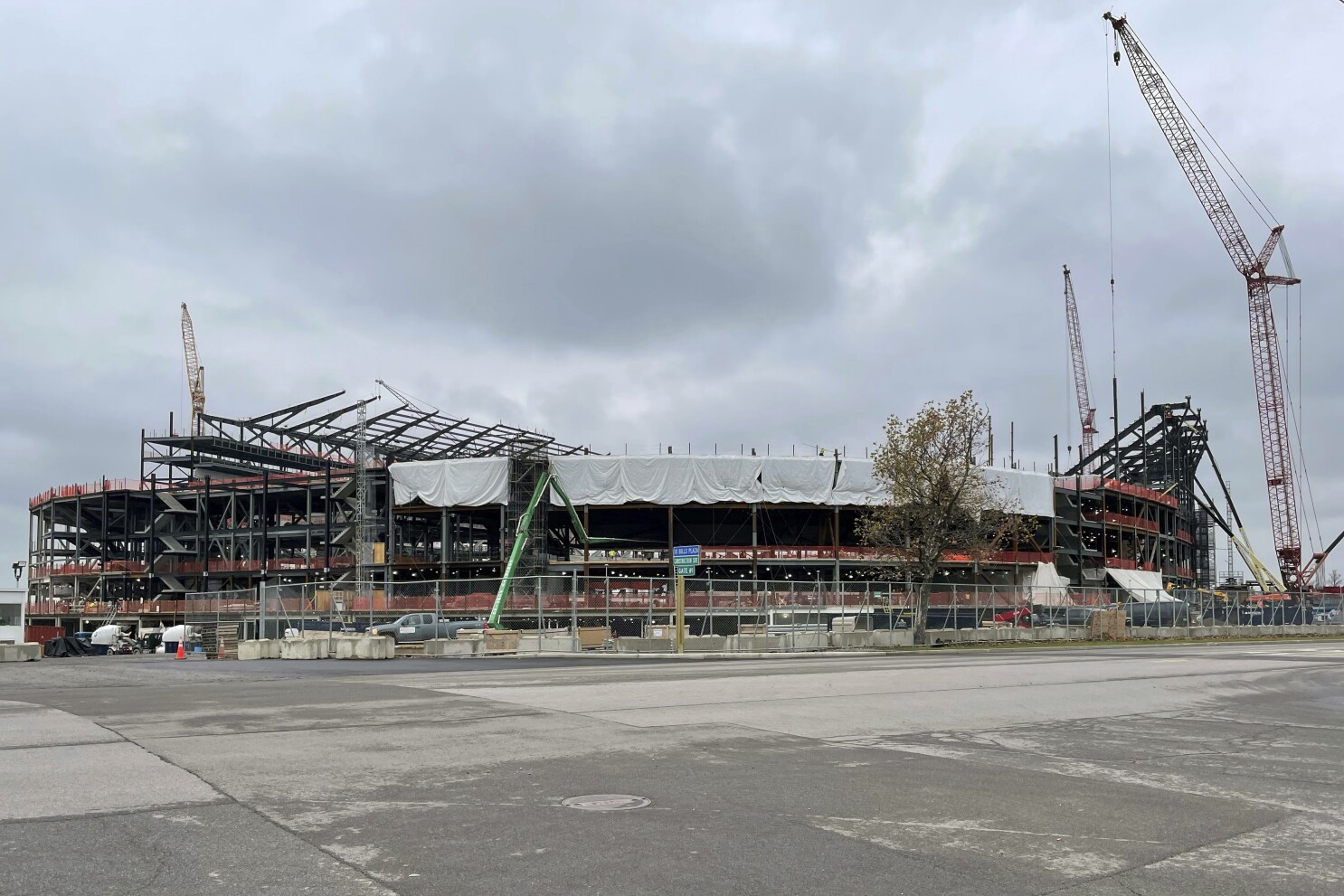Bills' new stadium costs balloon to $2.1 billion, $560 million over initial estimate, team tells AP | AP News