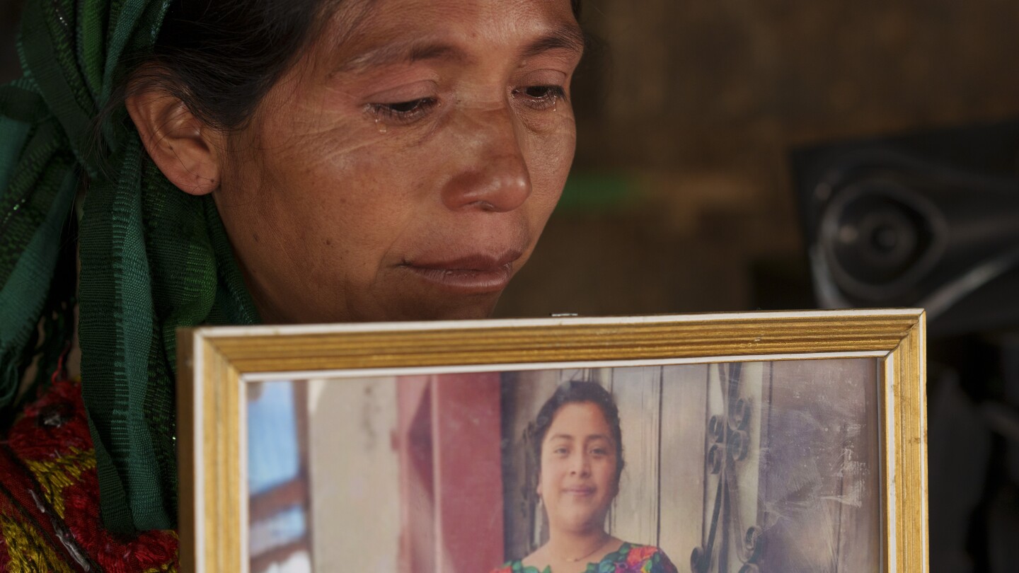 КОМИТАНСИЛЬО Гватемала АП — Всяка вечер в продължение на почти