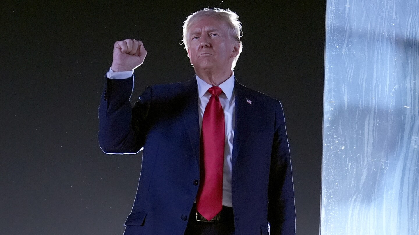 NextImg:Trump's campaign crowdfunded millions online in an untraditional approach to emergency relief