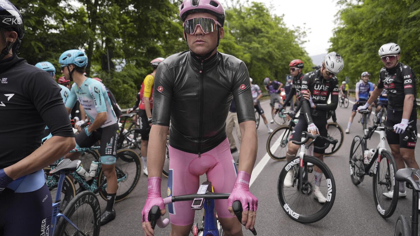 Groves Wins Neutralized Giro Stage 6 After Massive Crash