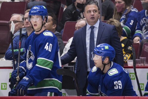Pettersson scores twice as Canucks win in Chicago on Pride night