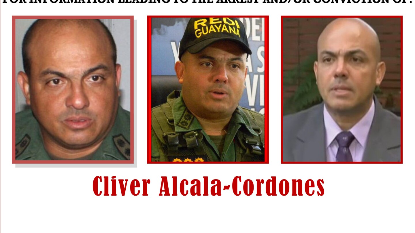 Бивша зелена барета стои до венецуелския заговорник за преврат преди издаването на присъдата на САЩ по обвинения в тероризъм