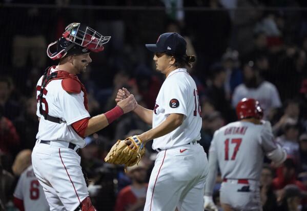 Baseball: Hirokazu Sawamura pitches scoreless ninth in MLB debut