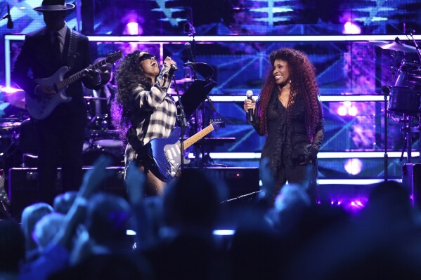 H.E.R., left, and Chaka Khan perform during the Rock & Roll Hall of Fame Induction Ceremony on Friday, Nov. 3, 2023, at Barclays Center in New York. (Photo by Andy Kropa/Invision/AP)