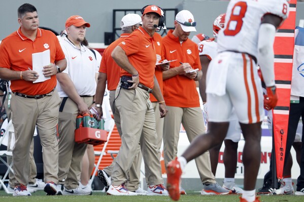 Column: After a decade of success, Dabo Swinney is suddenly under fire at  Clemson | AP News