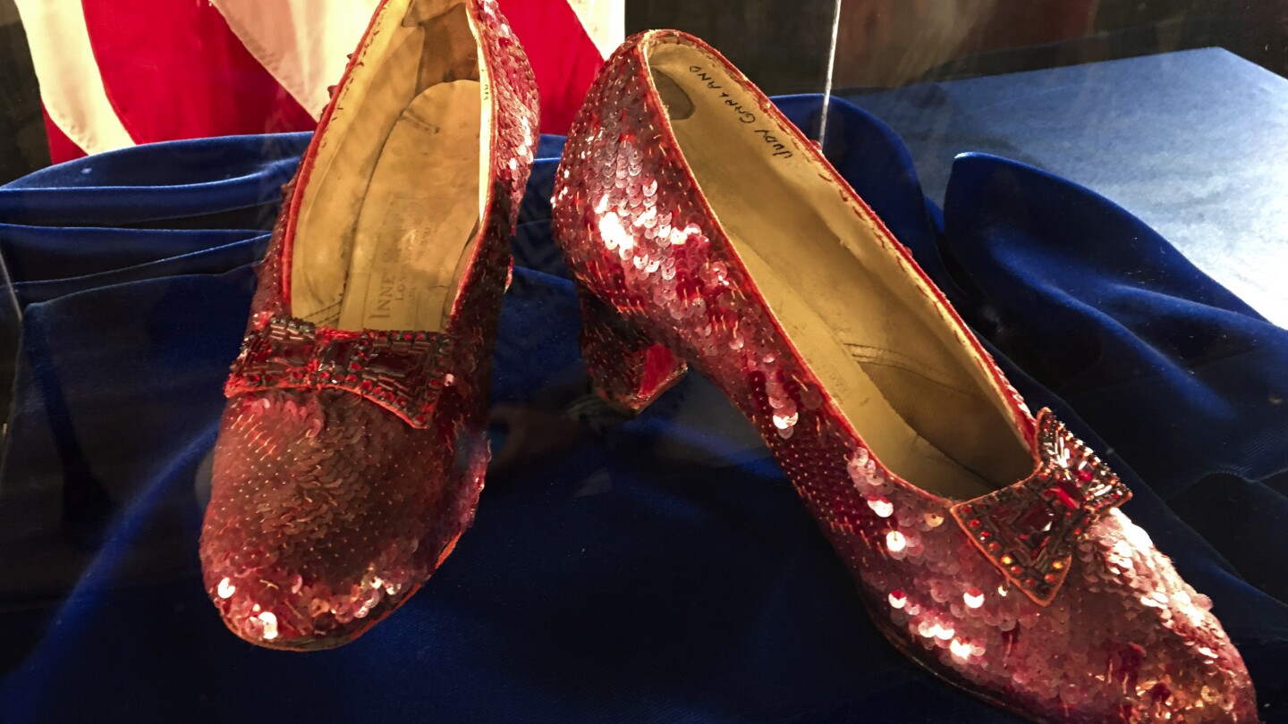 Thief who stole ‘Wizard of Oz’ ruby ​​slippers from Judy Garland museum gets no jail time