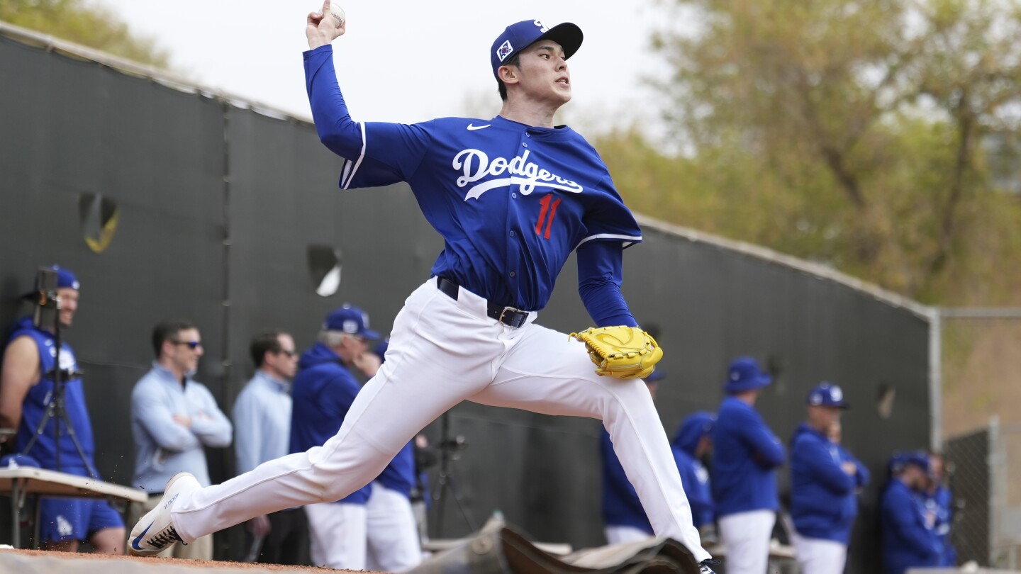 Roki Sasaki impresses in Dodgers bullpen debut