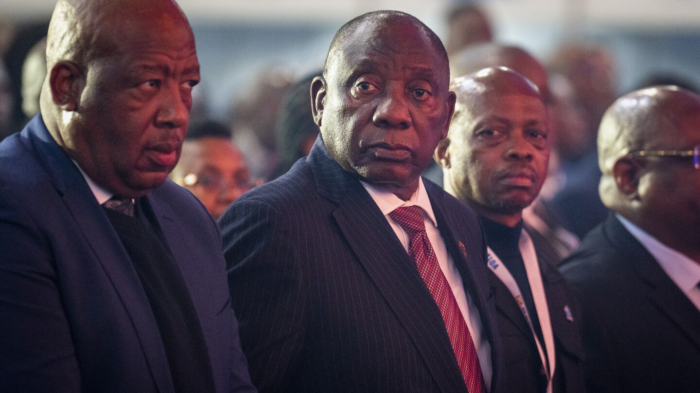 Il presidente del Sud Africa esorta i partiti a trovare un terreno comune nei colloqui dopo lo stallo elettorale