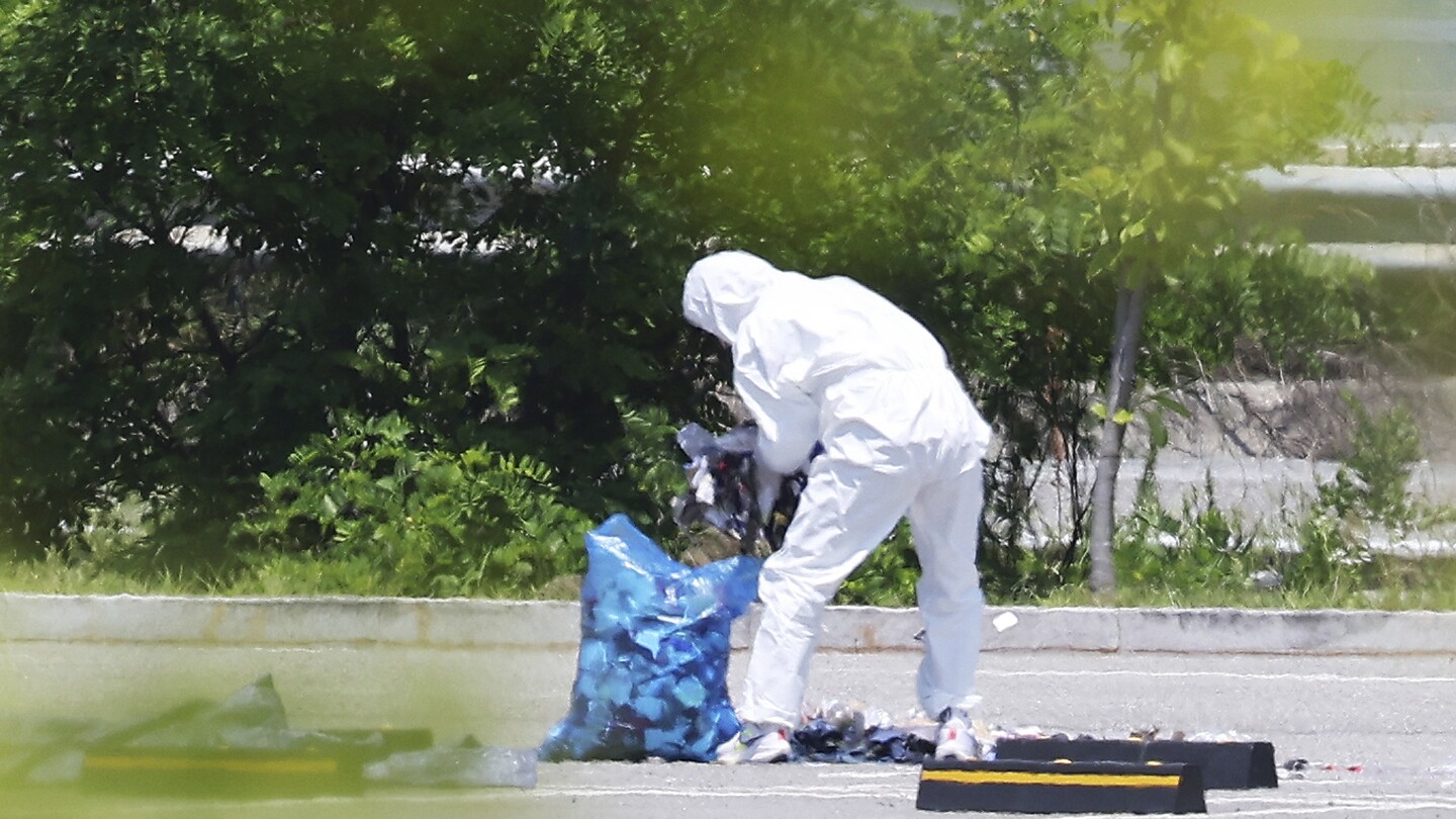 South Korea plans to nullify peace deal to punish North Korea over trash-carrying balloons
