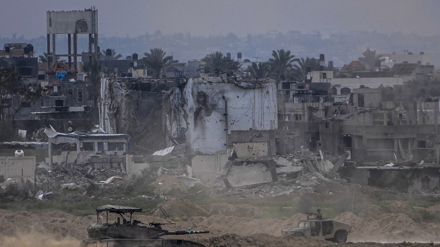 RAFAH Ивицата Газа AP — Палестинците са започнали да евакуират