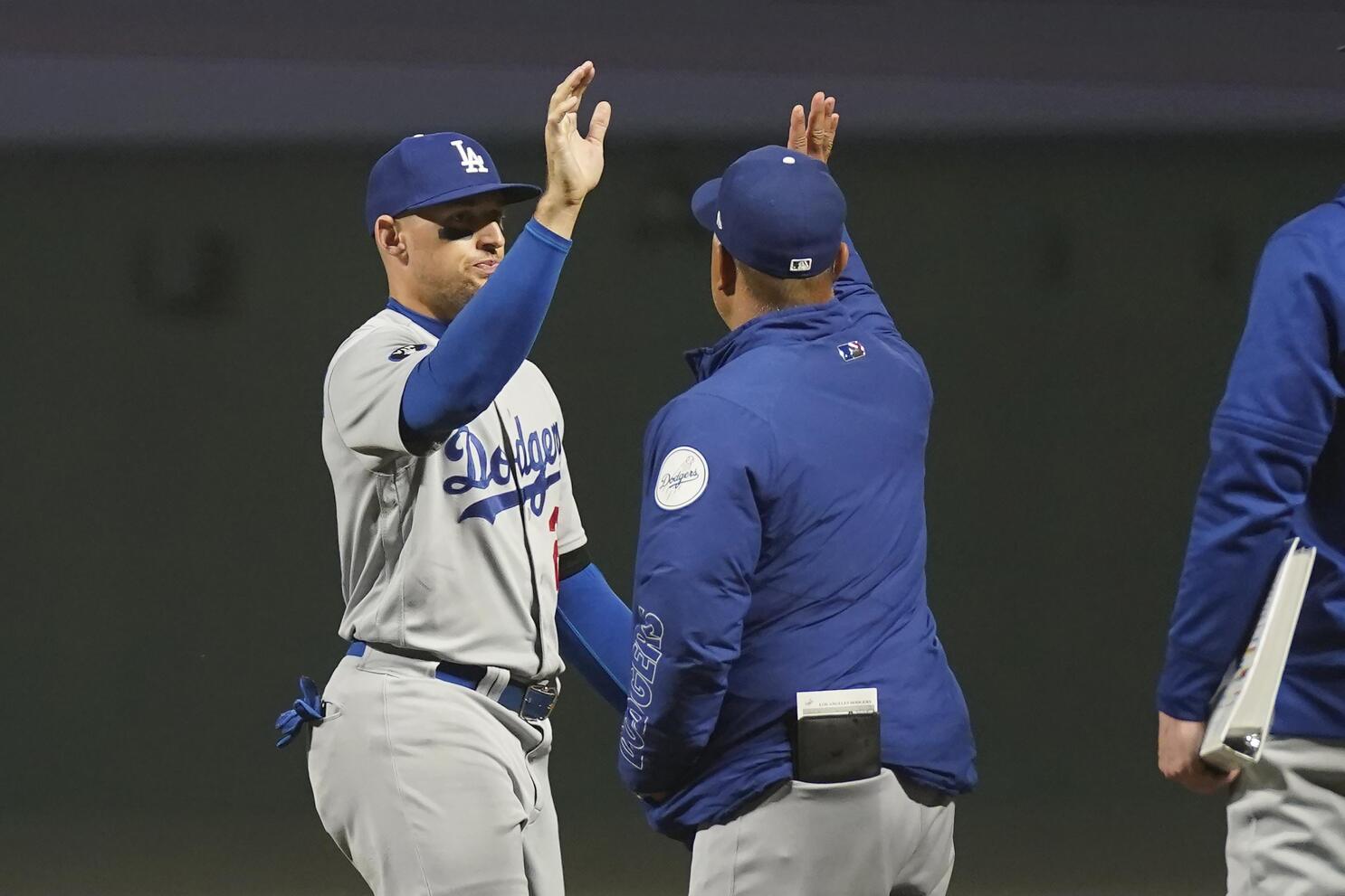 Dodgers hit 4 HRs, beat Reds for 4th straight victory