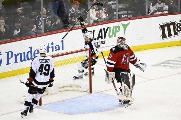 Hart, Flyers send Devils to 4th straight loss, 2-1 – New York Daily News