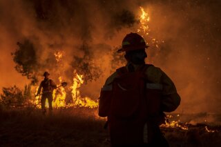 Foto tomada el 18 de agosto del 2020 de los incendios cerca de Carmel Valley, California.   (AP Photo/Nic Coury)