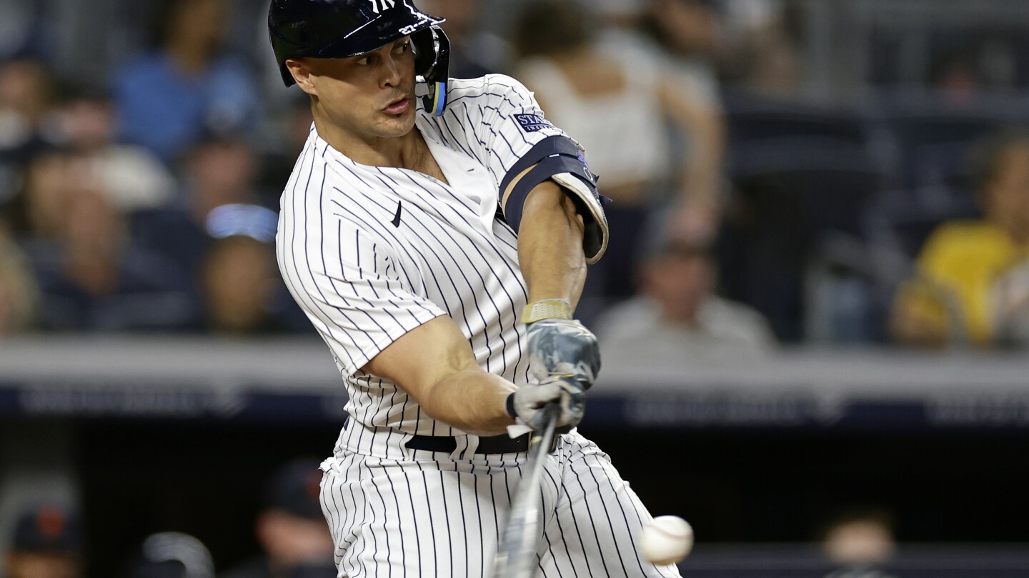 Yankees slugger Giancarlo Stanton reaches 400 career home runs