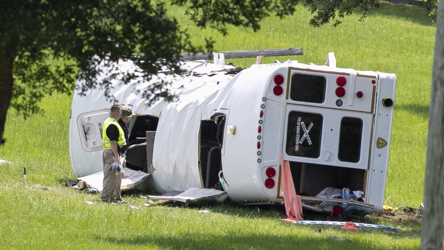 Какво трябва да знаете за автобусна катастрофа, която уби 8 мексикански фермери във Флорида