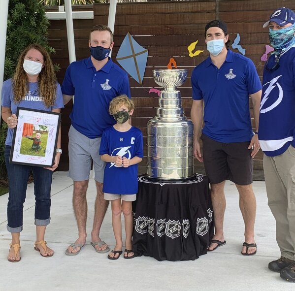 Tampa Bay Lightning bring Stanley Cup to children's cancer center