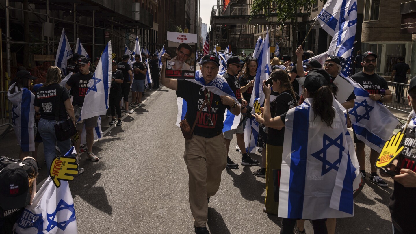 La Marcha por Israel en Nueva York se centra este año en la solidaridad mientras la guerra de Gaza proyecta una sombra terrible