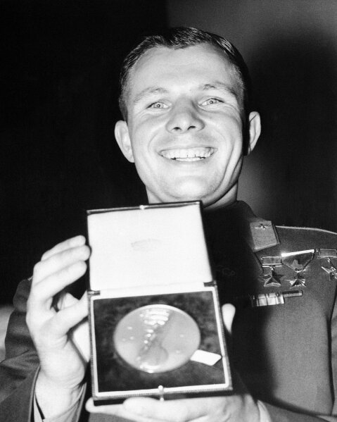 Soviet cosmonaut made pioneering spaceflight 60 years ago | AP News