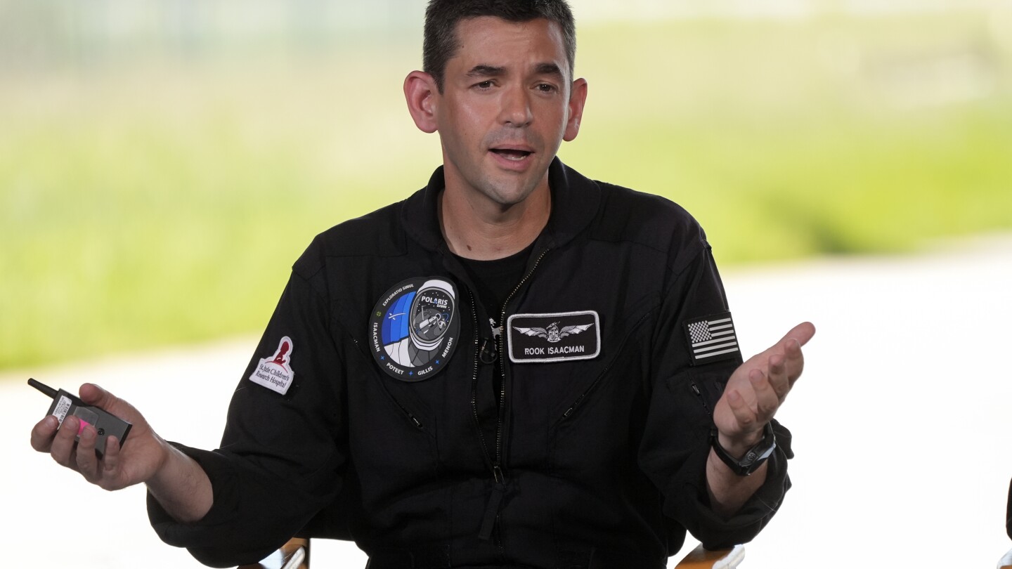Billionaire spacewalker highlights Mars trip for astronauts in his bid to become NASA's next chief