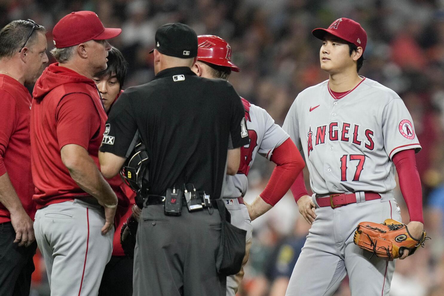 Shohei Ohtani exits start against Reds