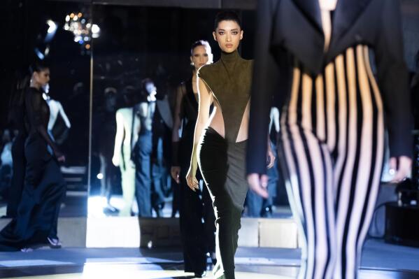 NY Fashion Week: Rodarte stuns with dark, gothic glamour