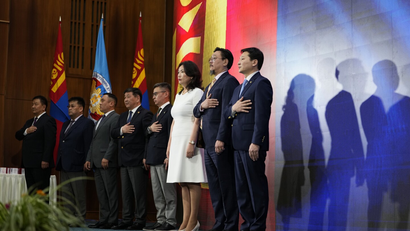 Монголия може да се върне към коалиционно правителство, след като официалните резултати потвърдиха неуспех за управляващата партия