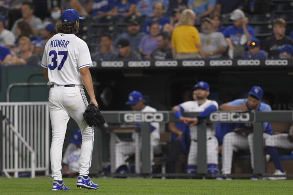 Perez homers to lead Royals past Athletics