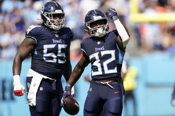 Derrick Henry reminds Titans why he matters as offense posts best