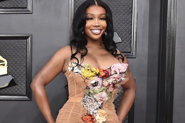 FILE - SZA arrives at the 64th annual Grammy Awards, April 3, 2022, in Las Vegas. Some of the words tied to this year's hottest topics were also among the most mangled when it came to saying them aloud, with stumpers ranging from the first name of 鈥淥ppenheimer鈥� star Cillian Murphy to the singer SZA to the name of a sacred slab of sandstone used in the coronation of King Charles III. This year's lists of the most mispronounced words in the U.S. and Britain were released on Thursday, Dec. 7, 2023. (Photo by Jordan Strauss/Invision/麻豆传媒app, File)