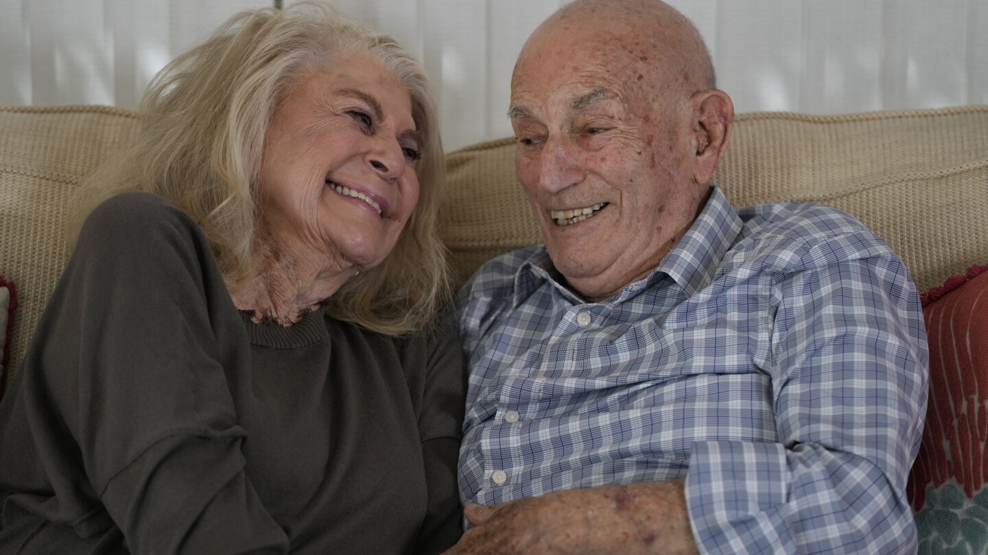 80 години след Деня D, ветеран от Втората световна война се жени близо до плажовете, където са кацнали американските войски